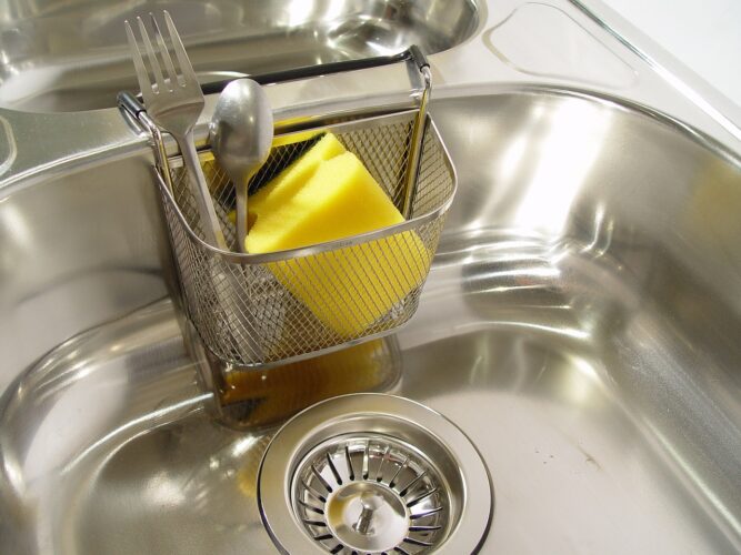 タオルでキッチンや台所の詰まりつまりを解消